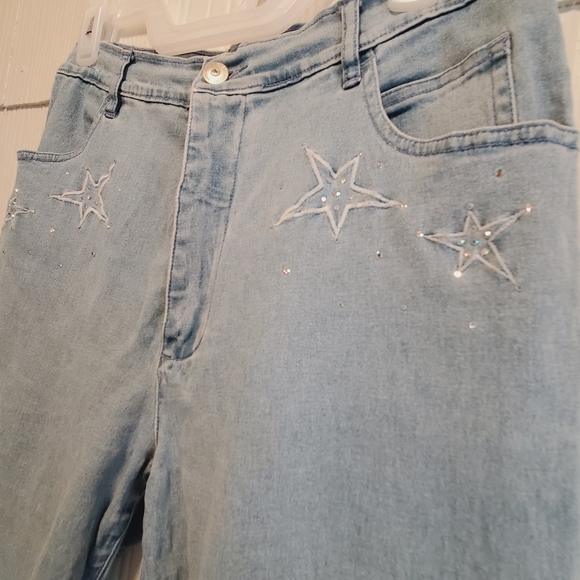 Lafei Nier Light Wash Star Embroidery Details Women's Jeans. Flare. - Picture 2 of 7